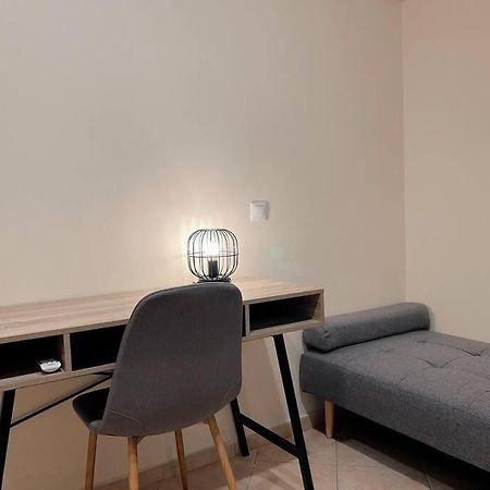 Charming 2Bedroom Apartment With Parking Афины Экстерьер фото