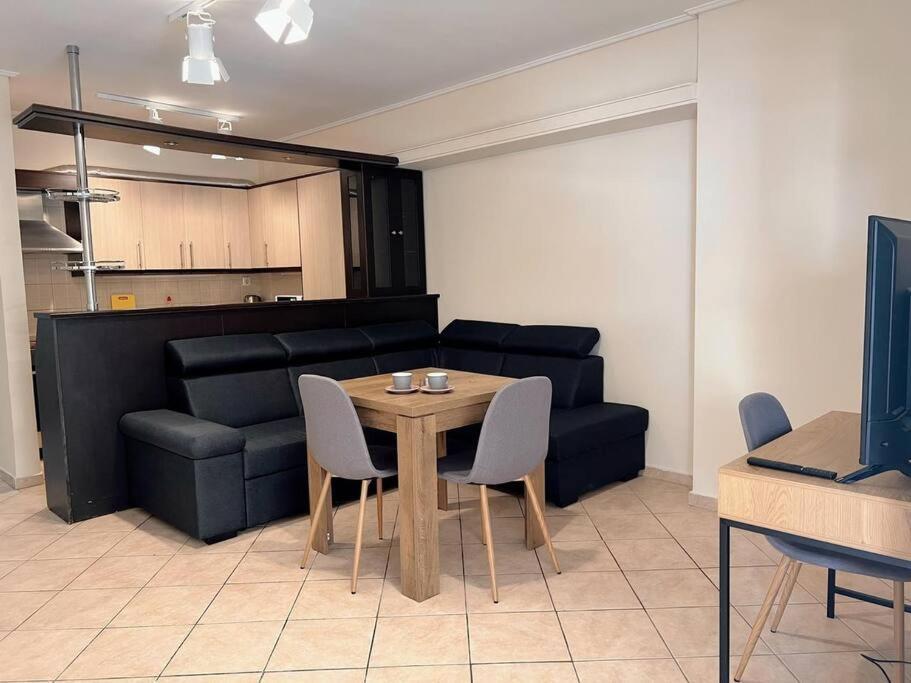 Charming 2Bedroom Apartment With Parking Афины Экстерьер фото